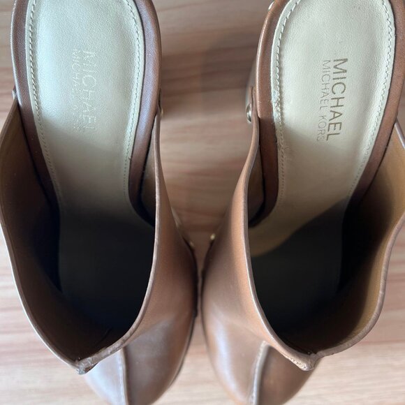 Michael Kors Perri Runway Platform Clogs - Picture 15 of 16